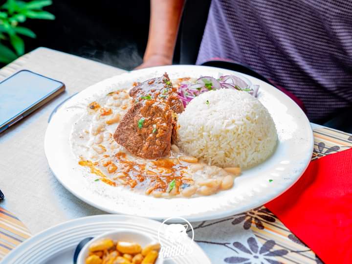 SECO DE CARNE CON FRIJOLES